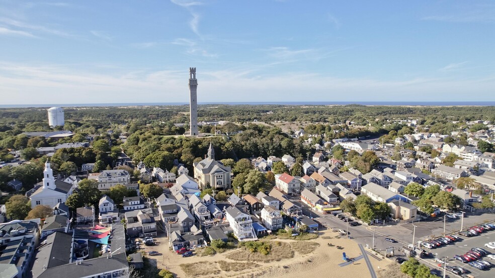 More Photos Of 265 Commercial St, Provincetown Flex For Lease