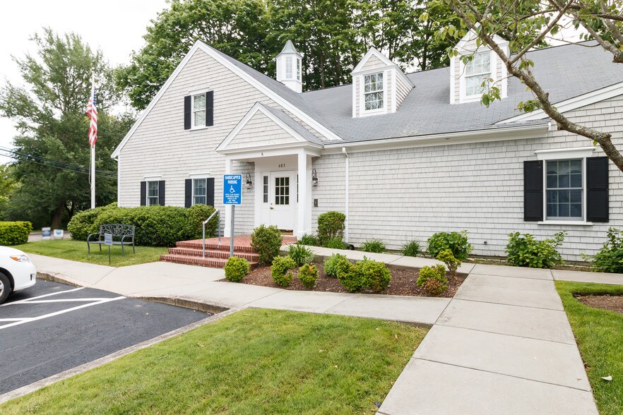 More Photos Of 683 Main St, Osterville Office For Sale
