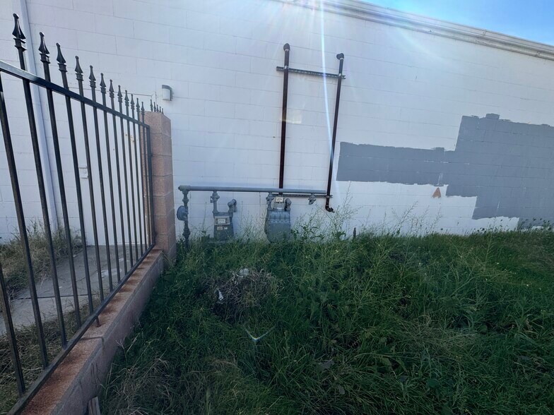 More Photos Of 1411-1415 N Norma St, Ridgecrest Office For Sale