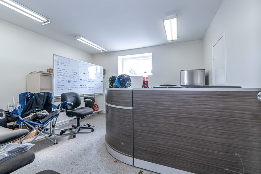 More Photos Of 201 Route 13, Brookline Light Distribution For Sale