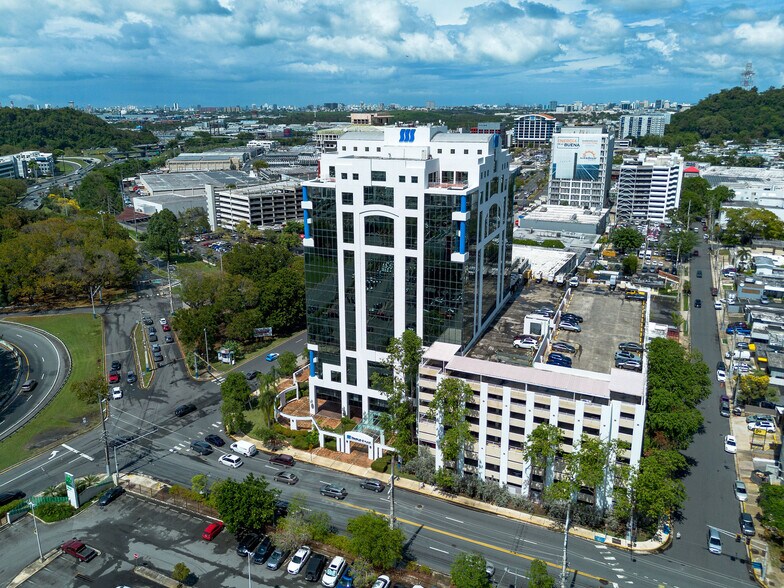 More Photos Of FD Roosevelt Est. 306, San Juan Office For Sale