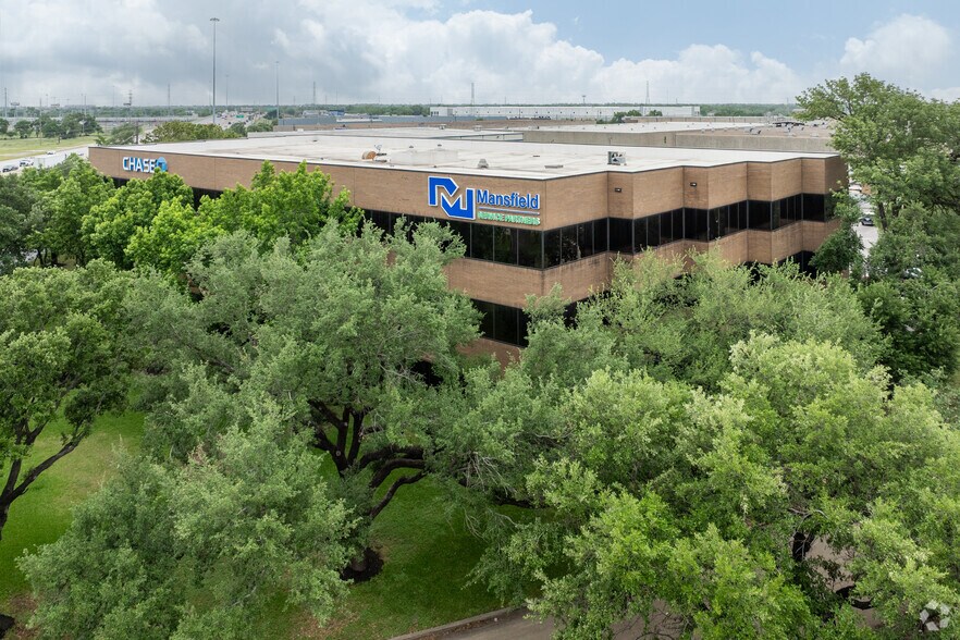 More Photos Of 8799 North Loop East, Houston Office For Sale