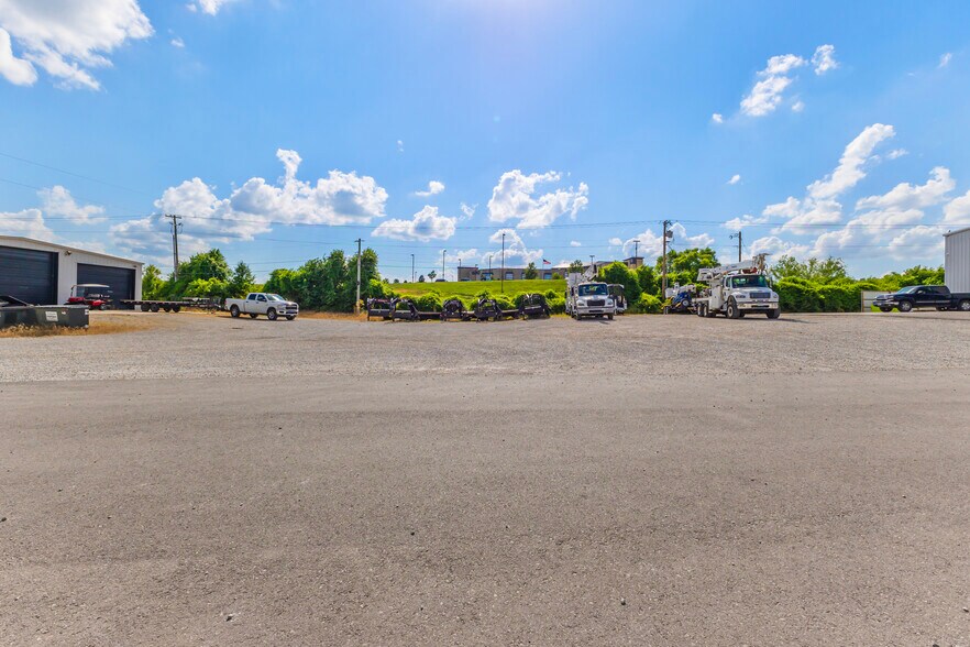 More Photos Of 2606 E Rock Haven Rd, Harrisonville Light Manufacturing For Lease