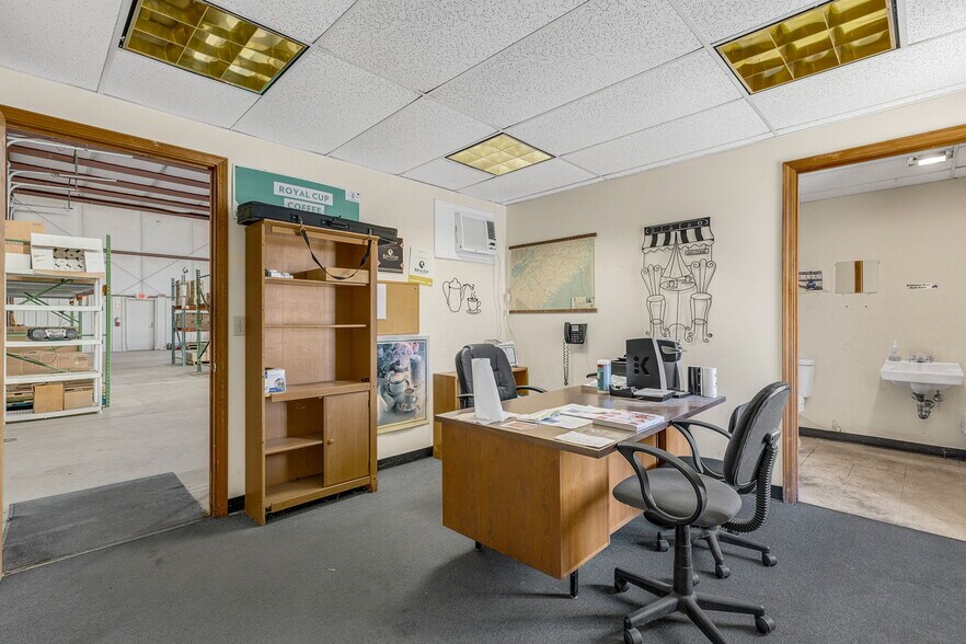 More Photos Of 503 S Old Piedmont Hwy, Greenville Warehouse For Lease