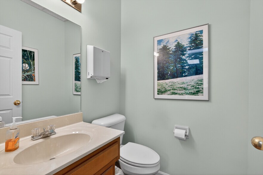 More Photos Of 519 Darby Creek Rd, Lexington Office For Sale