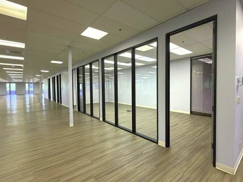 More Photos Of 3775 N Freeway Blvd, Sacramento Serviced Offices For Lease