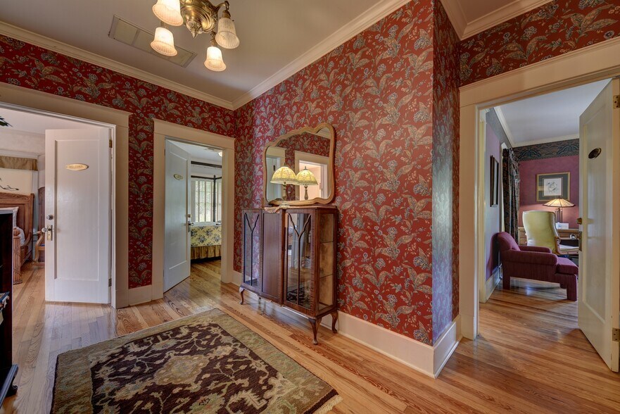More Photos Of 1804 S Park St, Brenham Hospitality For Sale