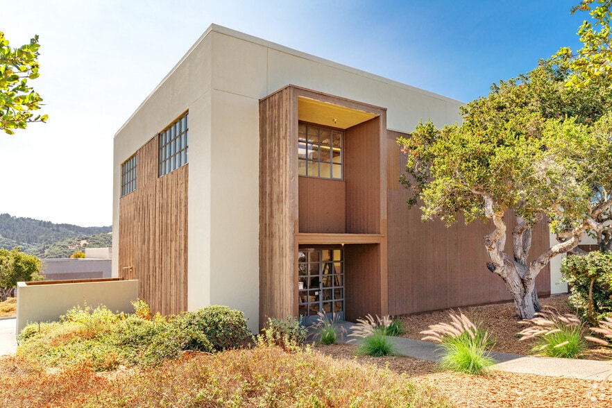 More Photos Of 5 Harris Ct, Monterey Unknown For Lease