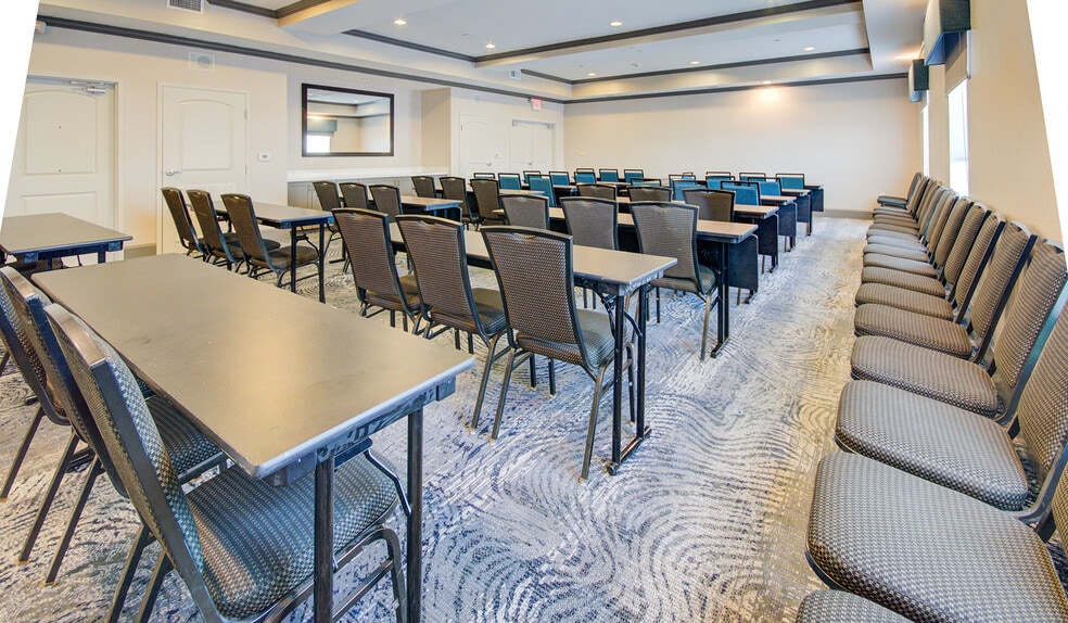 More Photos Of 4617 7th St, Bay City Hotel For Sale