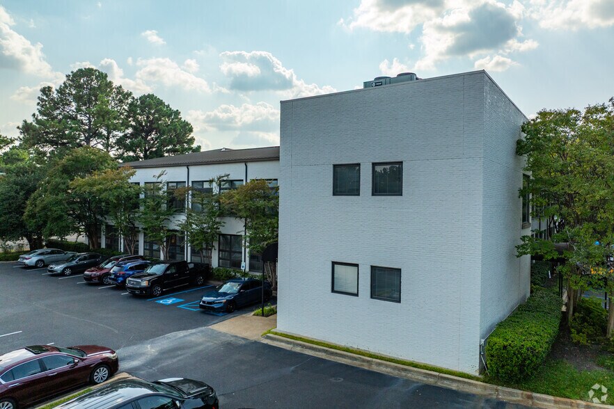 More Photos Of 775 Ridge Lake Blvd, Memphis Unknown For Lease