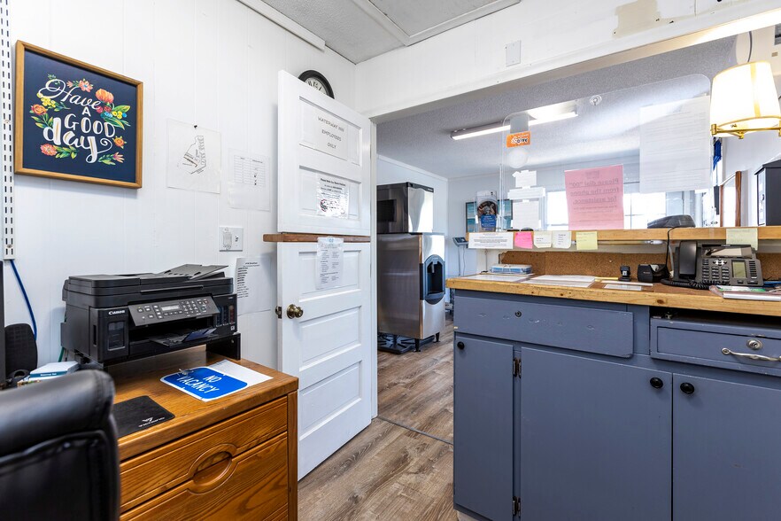 More Photos Of 6100 M-68 Hwy, Indian River Hotel For Sale