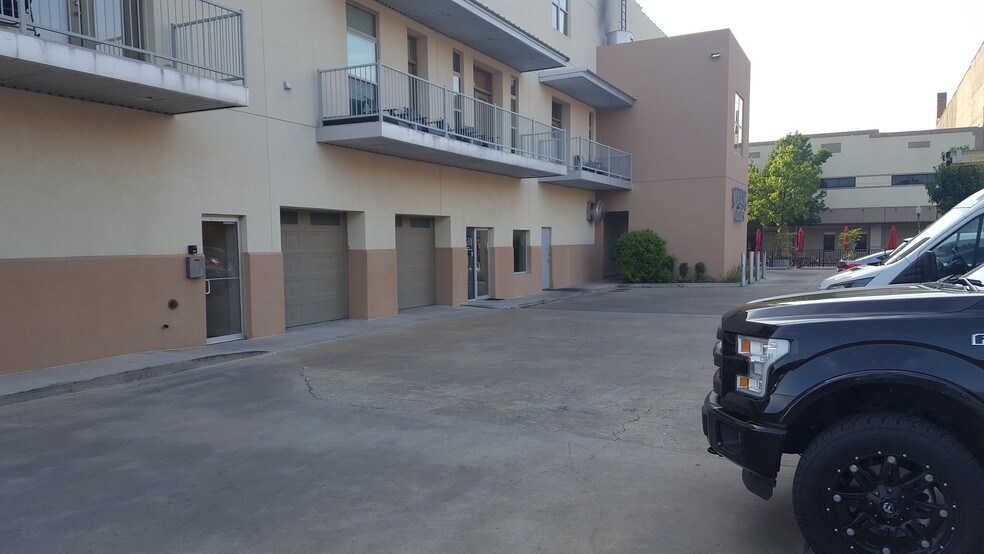 More Photos Of 613 Austin Ave, Waco Storefront Retail Office For Sale