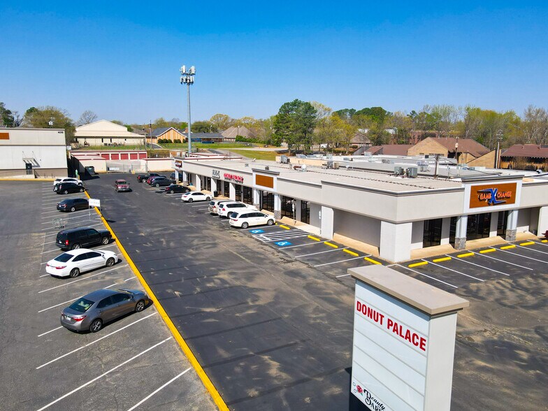 More Photos Of 4007 S Broadway Ave, Tyler Storefront Retail Office For Lease