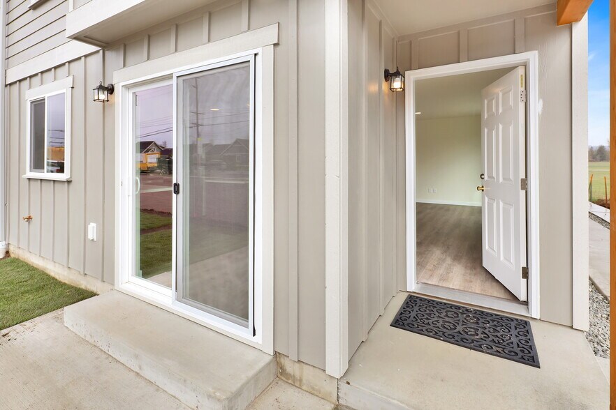 More Photos Of 412 Front St, Sumas Apartments For Sale