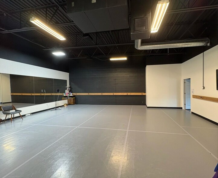 More Photos Of 13865 S 2700 W, Bluffdale Flex For Lease