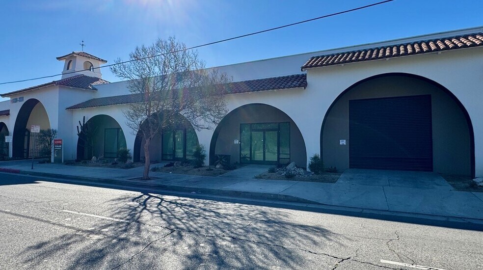 More Photos Of 18320-18330 Oxnard St, Tarzana Warehouse For Lease