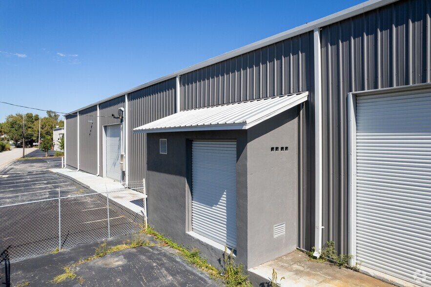 More Photos Of 711 Commercial Dr, Daytona Beach Manufacturing For Lease