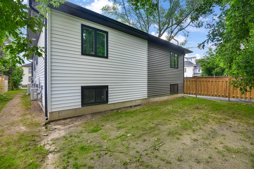 More Photos Of 642 West St W, Prescott Apartments For Sale