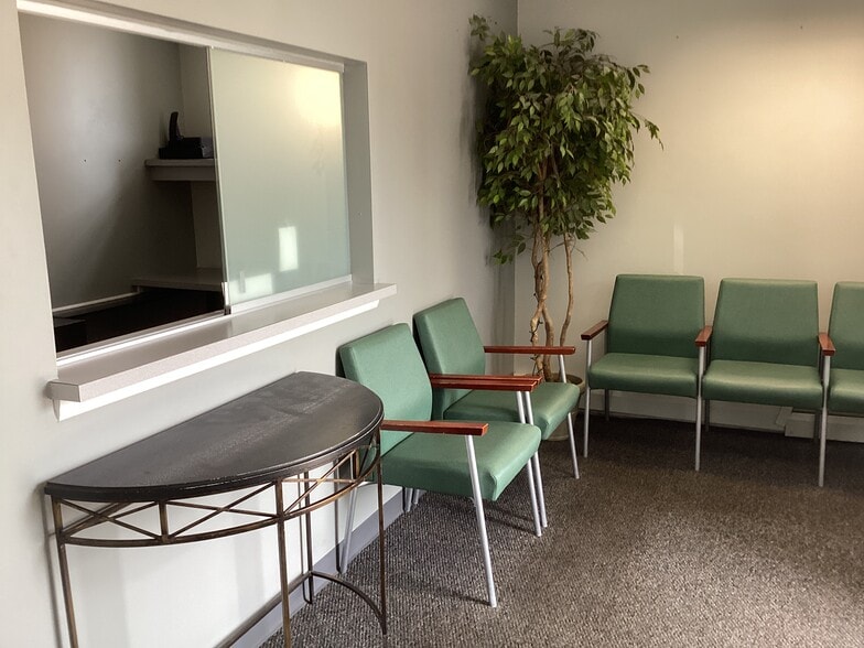 More Photos Of 642 E Chester Pike, Ridley Park Medical For Sale