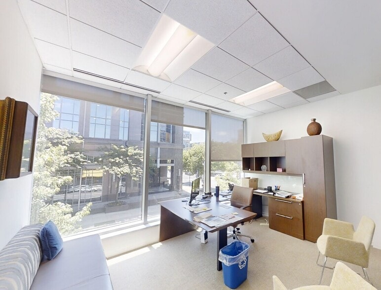 More Photos Of 400 W Peachtree, Atlanta Office For Sale