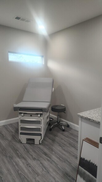 More Photos Of 1027 Keith Dr, Perry Medical For Lease
