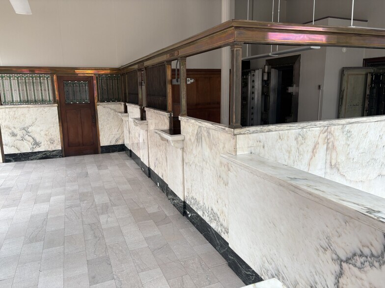 More Photos Of 500 Main St, Brookville Storefront Retail Residential For Lease