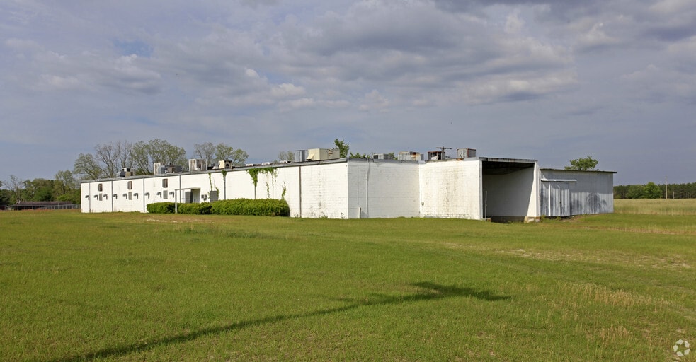 More Photos Of 3809 SE County Road 255, Lee Warehouse For Sale