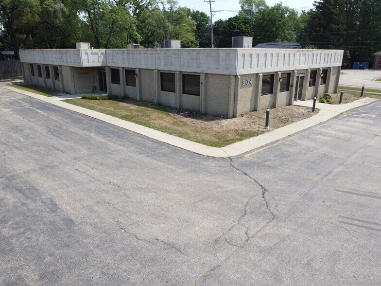 More Photos Of 804 N Front St, Mchenry Office For Lease