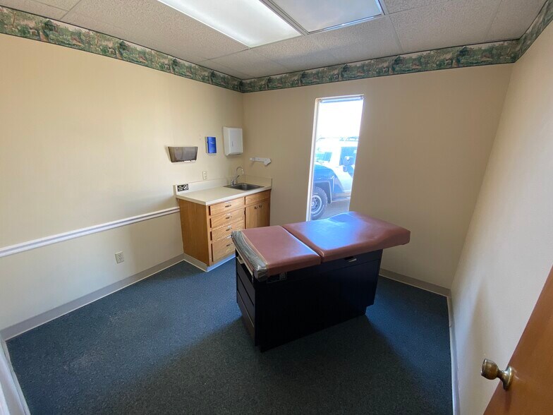 More Photos Of 605 Avalon Dr, Seagoville Medical For Lease