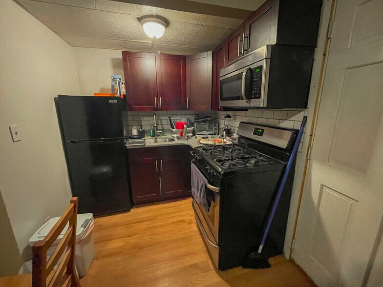More Photos Of 139 Murray St, Binghamton Apartments For Sale