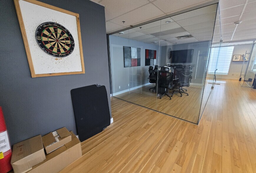 More Photos Of 3005 Boul Matte, Brossard Office For Lease