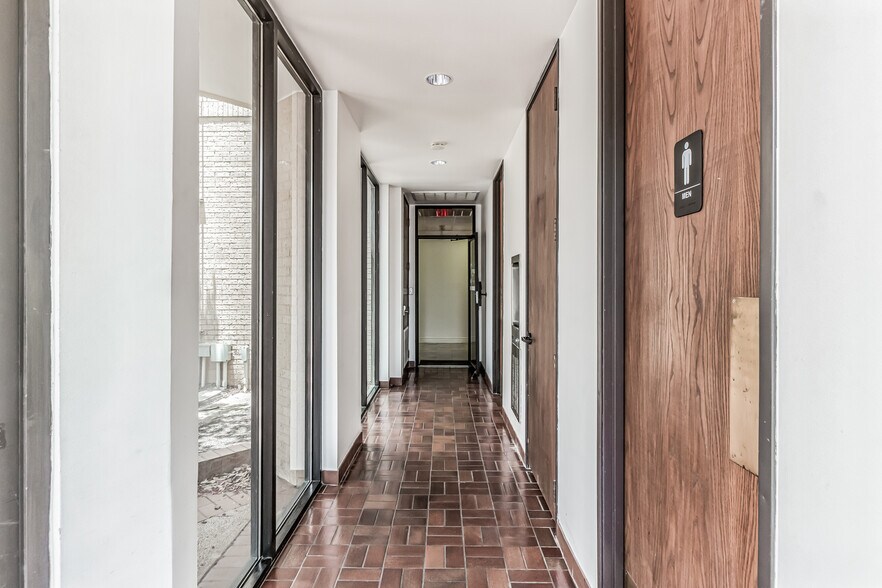 More Photos Of 16333 S Great Oaks Dr, Round Rock Medical For Lease
