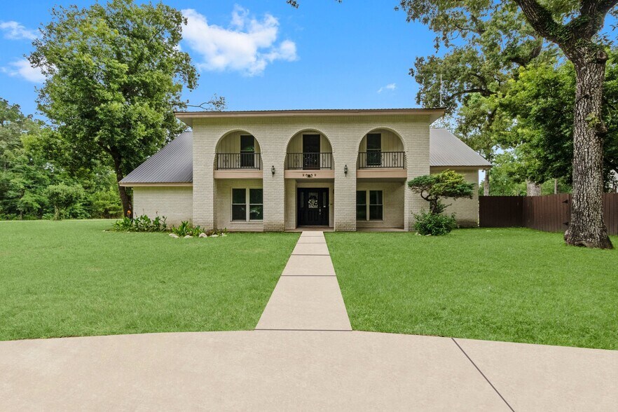 More Photos Of 2042 Teal Dr, Spring Dormitory For Sale