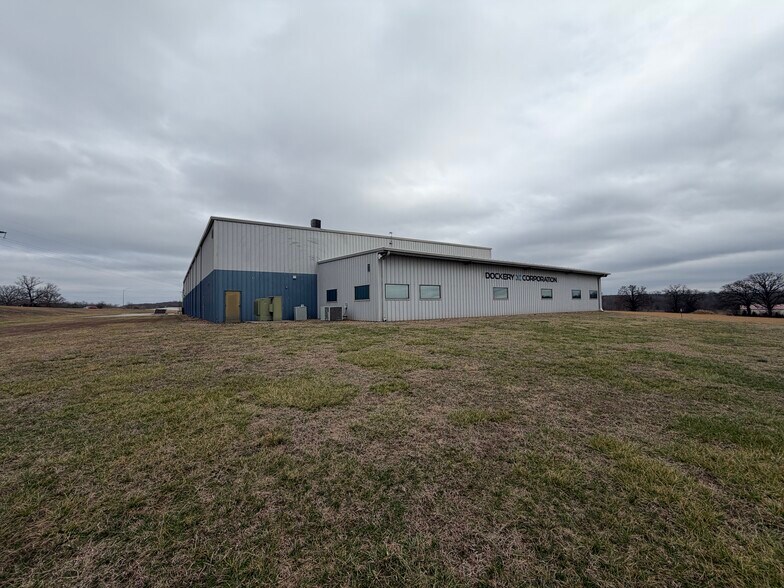 More Photos Of 1202 Industrial Dr, Warsaw Industrial For Sale
