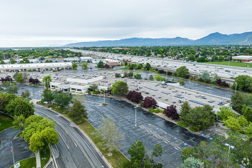 More Photos Of 8475 S Sandy Pky, Sandy Office For Sale