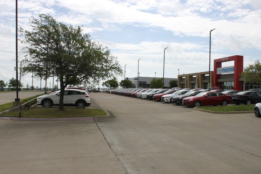 More Photos Of 39490 Lyndon B Johnson Fwy, Dallas Auto Dealership For Lease
