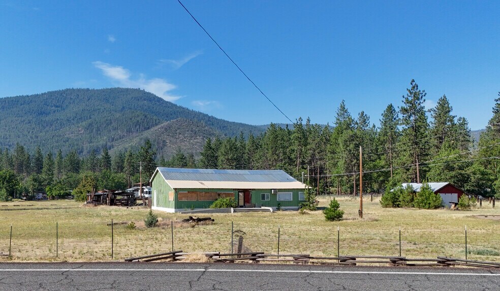 More Photos Of 5331 Easy St, Yreka General Retail For Sale