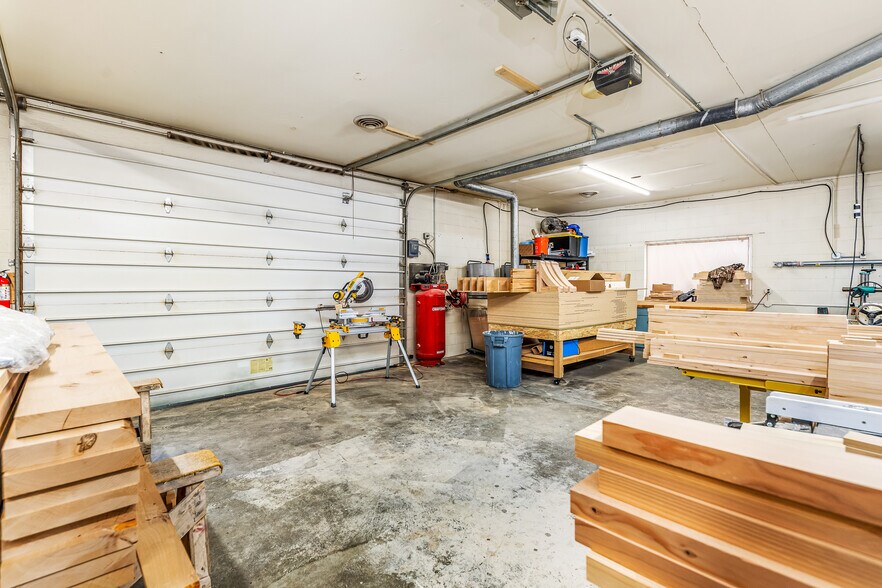 More Photos Of 875 W Main St, Cedaredge Flex For Sale