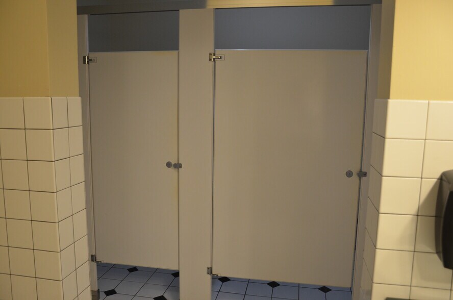 More Photos Of 11 Benton Ave E, Albia Restaurant For Sale