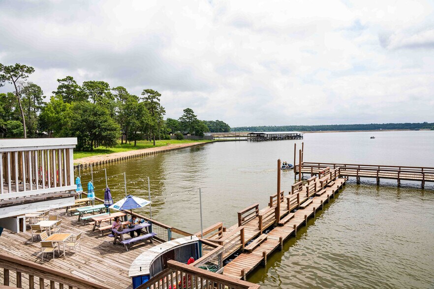 More Photos Of 371 Navaho Trl, Onalaska Hotel For Sale