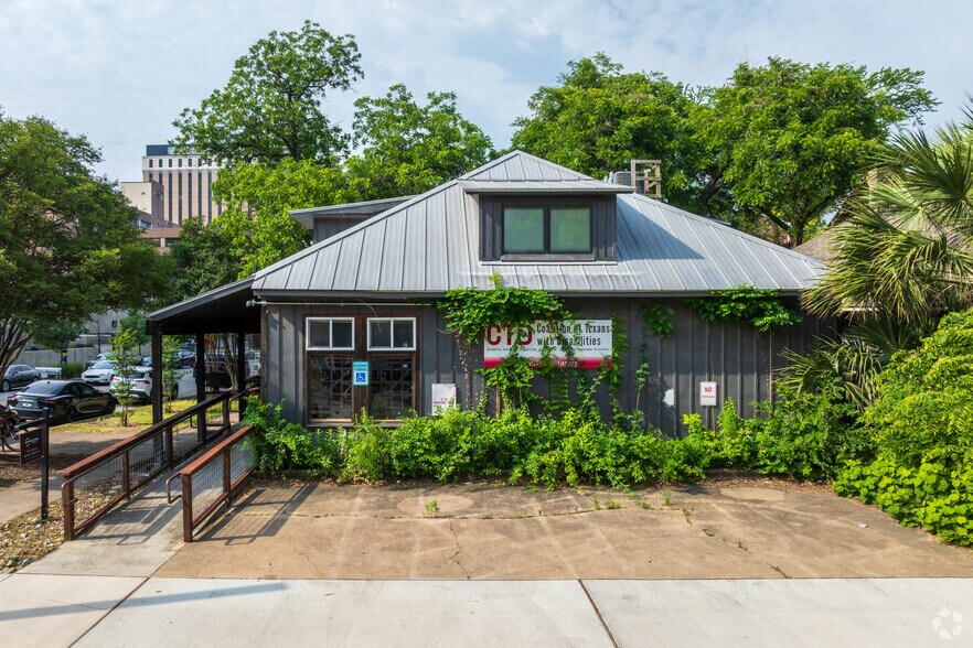 More Photos Of 1716 San Antonio St, Austin Loft Creative Space For Sale