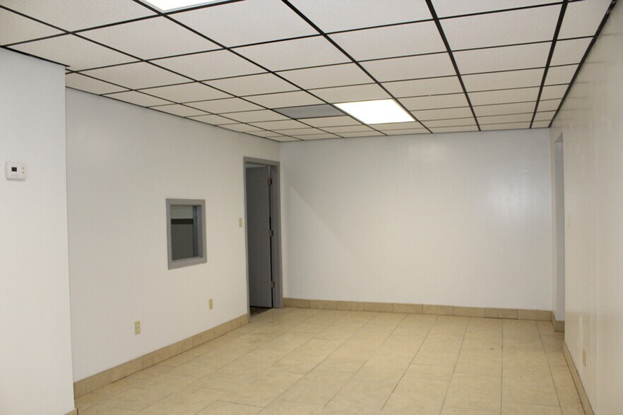 More Photos Of 920 E 124th Ave, Tampa Warehouse For Lease