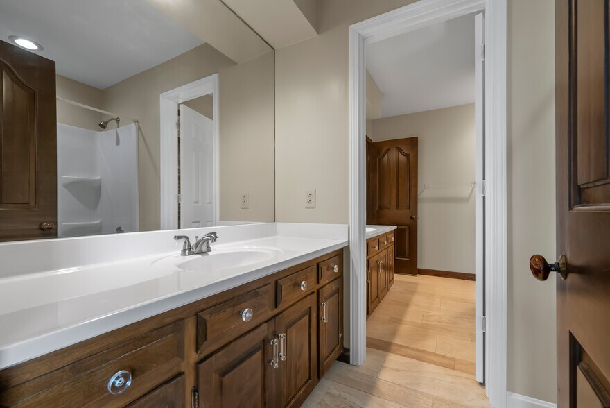 More Photos Of 1901 Moffet Rd, Saint Joseph Specialty For Sale