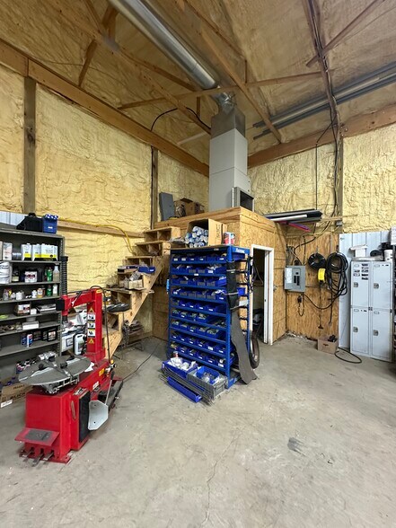 More Photos Of 249 S Plant St, Morgantown Industrial For Lease