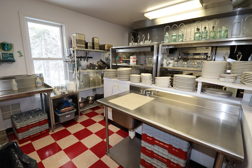 More Photos Of 250 Rittenhouse Ave, Bayfield Restaurant For Sale