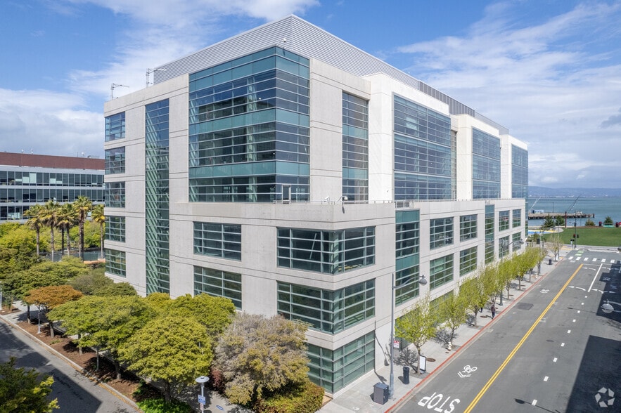More Photos Of 550 Terry A. Francois Blvd, San Francisco Office For Lease