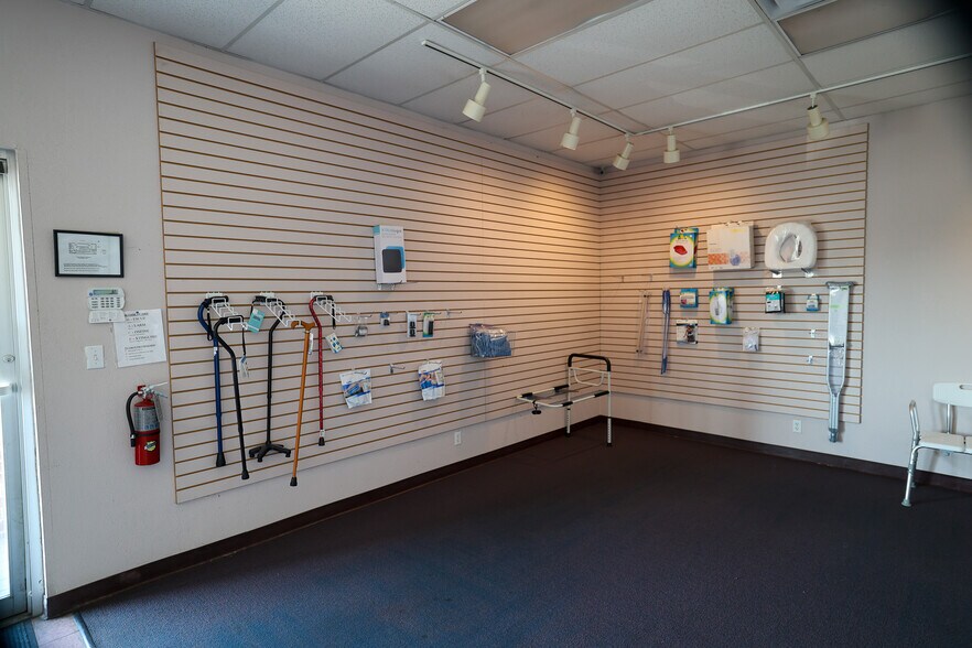 More Photos Of 5016 Jacksboro Hwy, Fort Worth Freestanding For Sale