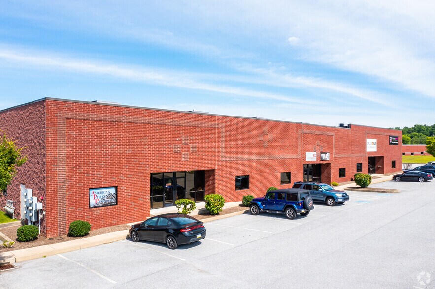 More Photos Of 15 Hagerty Blvd, West Chester Light Manufacturing For Lease