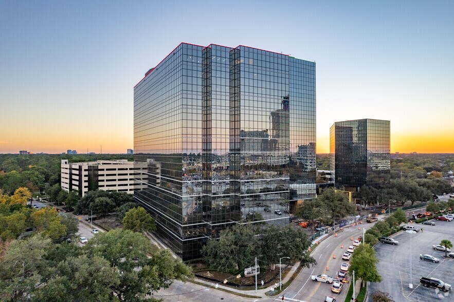 More Photos Of 840 Gessner Rd, Houston Office For Lease