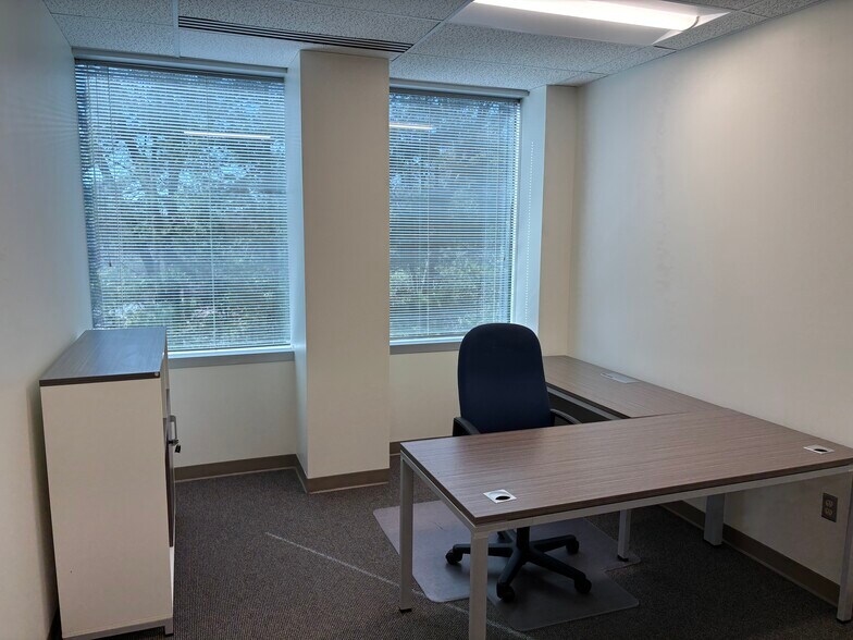More Photos Of 1801 Robert Fulton Dr, Reston Medical For Lease